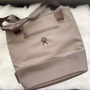 Hydro Flask 8L Lunch Tote ✨